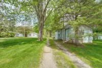 2 Mi to Lake Huron: Classic Home w/ Private Deck - Homestays
