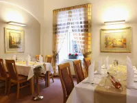 Hotel Trinity Hoteles cerca de Plaza Horní