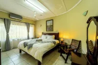 Room in Villa - Zambezi Family Lodge - Lion Room - 2-Star
