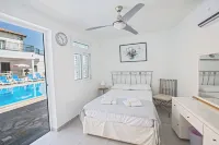 Papas Family Villa with Private Pool / Wheelchair Accessible - 2-Star