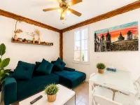 Small House Downtown Near Monaco - Kitchens