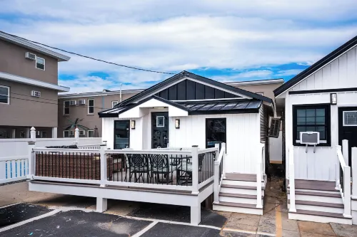 Coastal Sands Inn