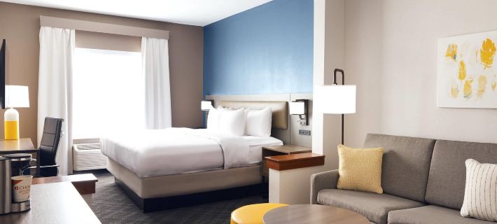 Comfort Suites Milwaukee Airport Hotels in Milwaukee County