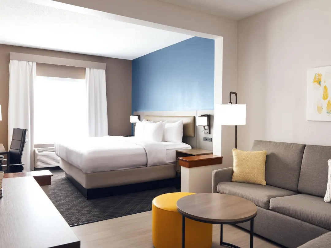Comfort Suites Milwaukee Airport - Milwaukee, WI