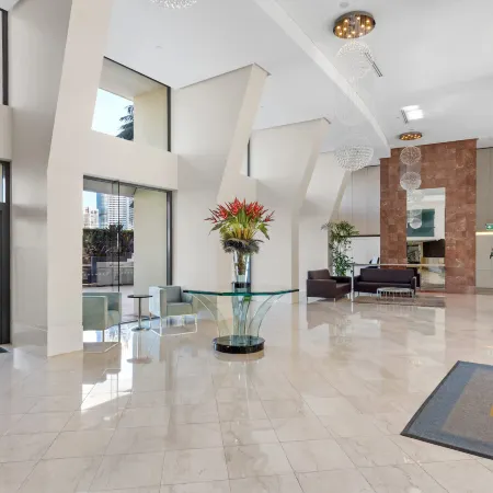 City Oasis! 2Bed-1Bath-1Car-VIEWS
