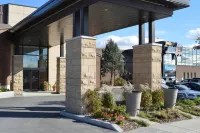 Quality Inn & Suites - Parking