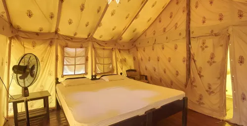 Five Five Restaurant and Guest Tent- Glamping - Airport Shuttle