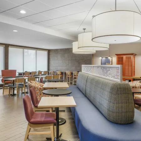 Home2 Suites by Hilton - Milwaukee Airport