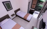 Guest House Rumah Wahidin Syariah - parking