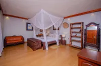 Amani Safari Lodge - Хоумстей
