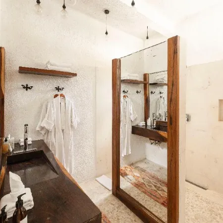 Casa Aakbal
