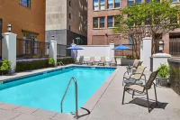 SpringHill Suites Memphis Downtown - piscina