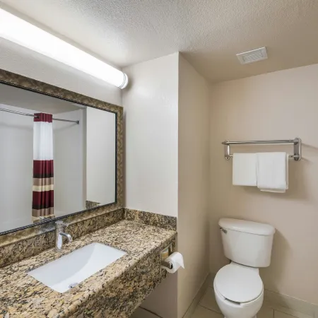 Red Roof Inn & Suites Austin East - Manor