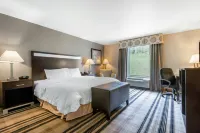 Hampton Inn Meadville - parking