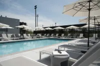 Omni Viking Lakes - Pools