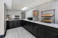 Red Roof Inn Charlotte - University - sarapan
