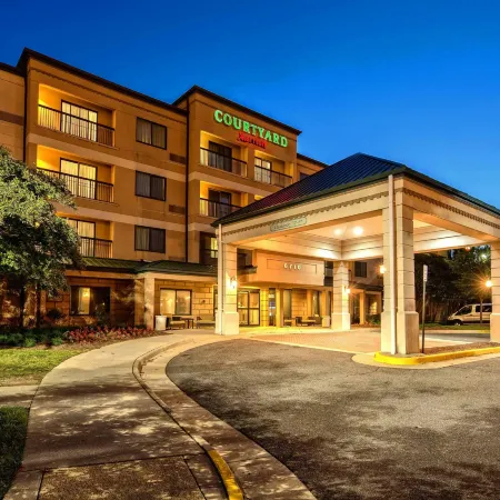 Courtyard Springfield