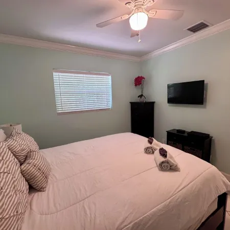 Stay Near Deerfield Beach Pier, Enjoy Our Cozy 1-bedroom Apartment