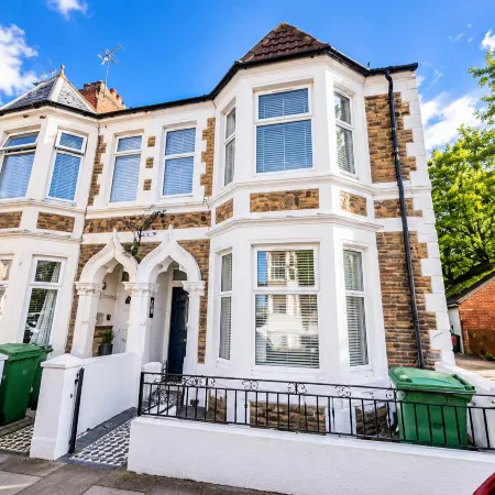 Modern 1Br Apartment, Minutes from Cardiff Centre