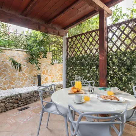 Apartment in Slatine Near the Sea Beach