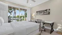 Beach Drive Estate by Avantstay Canal-Front Pool + Hot Tub + Private Dock Walk to the Beach - 4-Star