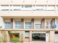 Aparthotel Bertrán Các khách sạn gần Núi Tibidabo
