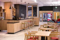 Holiday Inn Express HULL CITY CENTRE by IHG - parking