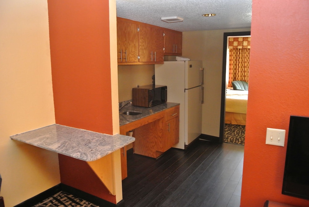 Quality Inn & Suites Mayo Clinic Area