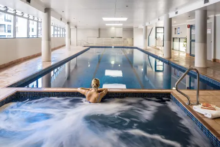 Oaks Sydney Castlereagh Suites Отели рядом со станцией Сиднейская Центральная железнодорожная станция