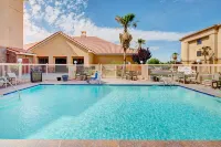 Homewood Suites by Hilton Lancaster - piscina