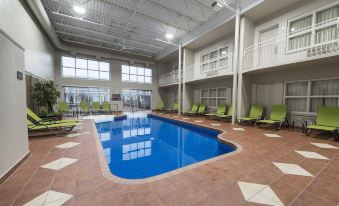 Hotel & Suites le Dauphin Drummondville