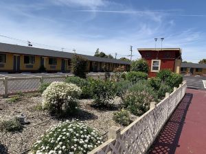 Wagon Wheel Motel