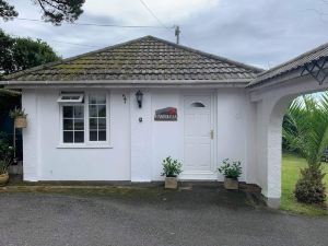 2 Bedroom Chalet - Praa Sands, Cornwall