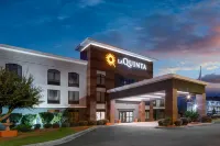 La Quinta Inn & Suites by Wyndham-Albany GA - Pools