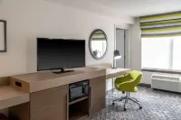 Hampton Inn Kansas City/Lees Summit Отели рядом с достопримечательностью «Юнити Виллидж Роуз Гарден & Фаунтинс»