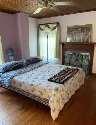 Country Manor