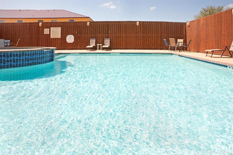 Holiday Inn Express Hotel and Suites Bastrop, an Ihg Hotel