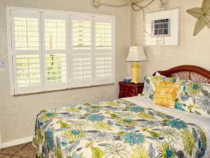 Coconut Grove Beach Resort Suites 1 to 8
