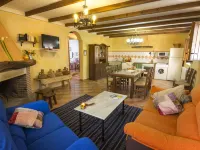 Casa Familiar Matasiete - with Swimming Pool Hotels in Laroya