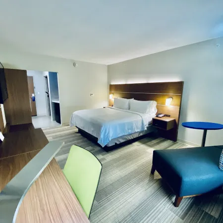 Holiday Inn Express & Suites PINEVILLE-ALEXANDRIA AREA by IHG