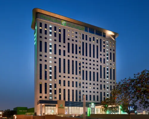 هوليداي إن دبي فستيفال سيتي Hotels near العوير