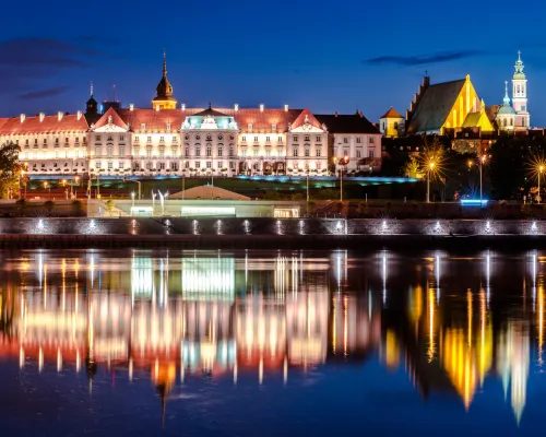 Holiday Inn WARSAW CITY CENTRE by IHG Hoteles cerca de Plaza Defilad