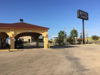 Royal Inn Pearsall Hotels near Frio Pioneer Jail Museum