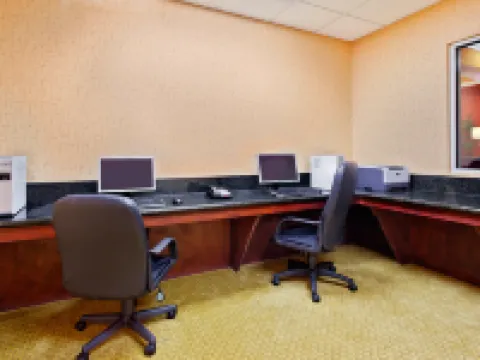 Holiday Inn Express & Suites Malvern by IHG Hotels in Malvern