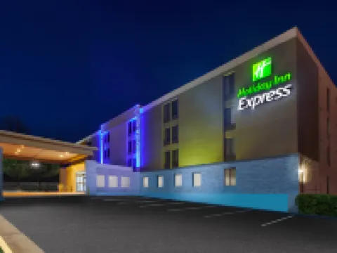 Holiday Inn Express FAIRFAX - ARLINGTON BOULEVARD by IHG Hotels in Fairfax