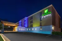 Holiday Inn Express Fairfax - Arlington Boulevard