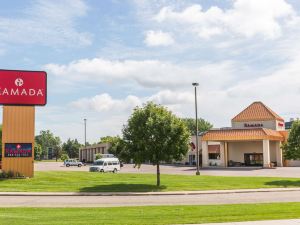 Ramada by Wyndham Sioux Falls Airport-Waterpark & Event Ctr