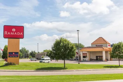Ramada by Wyndham Sioux Falls Airport-Waterpark & Event Ctr Hotels near Falls Park