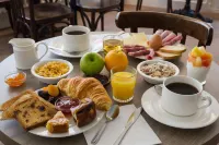 Hôtel & Spa le Maury, Vannes, the Originals Boutique - breakfast