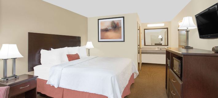 Baymont by Wyndham Greenville Hotels in Pitt County